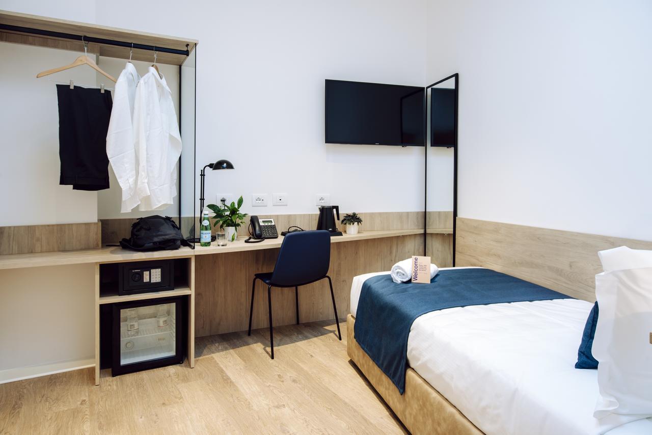 แอร์ รูม โรมแอร์พอร์ต บาย เฮลโลสกาย Hotel ฟิวมิชีโน ภายนอก รูปภาพ