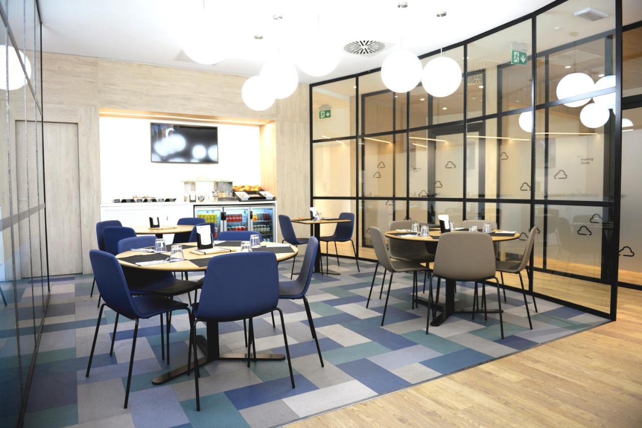 แอร์ รูม โรมแอร์พอร์ต บาย เฮลโลสกาย Hotel ฟิวมิชีโน ภายนอก รูปภาพ